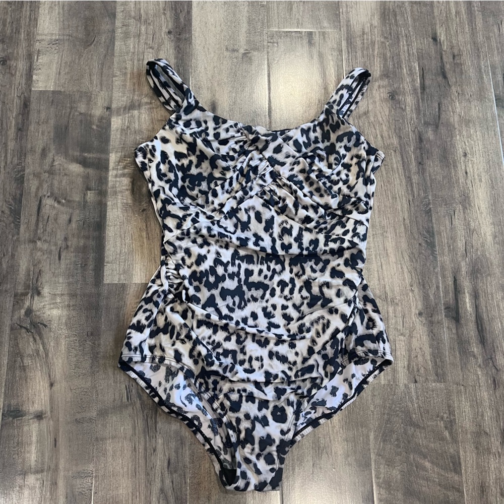 MIRACLESUIT TRIMSHAPER LINE  LEOPARD PRINT  SWIMSUIT  12/14 XL